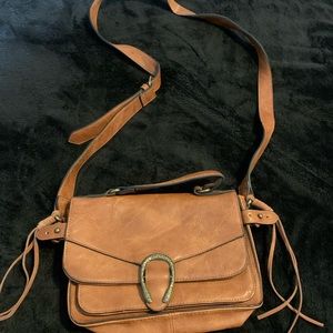 MADDEN GIRL CROSSBODY HANDBAG